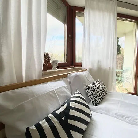 Garden Oasis דירה